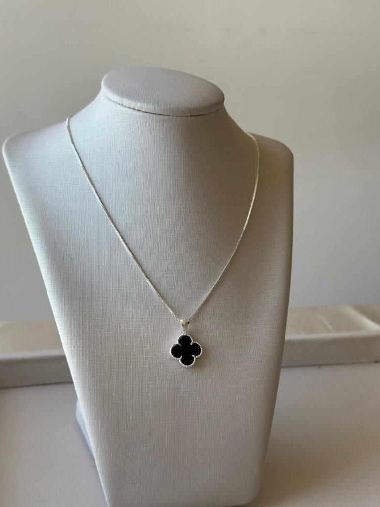 Colar Trevo Van Cleef
