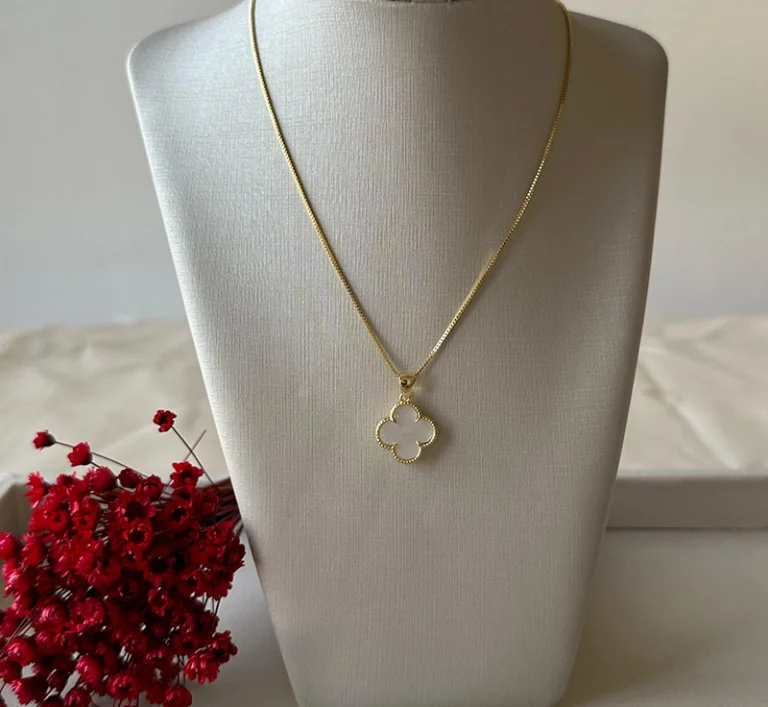 colar van cleef dourado