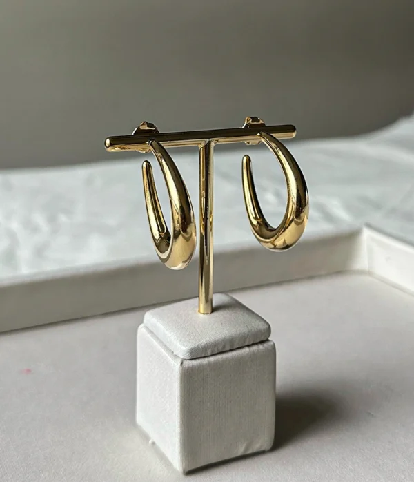 Argola oval clássica