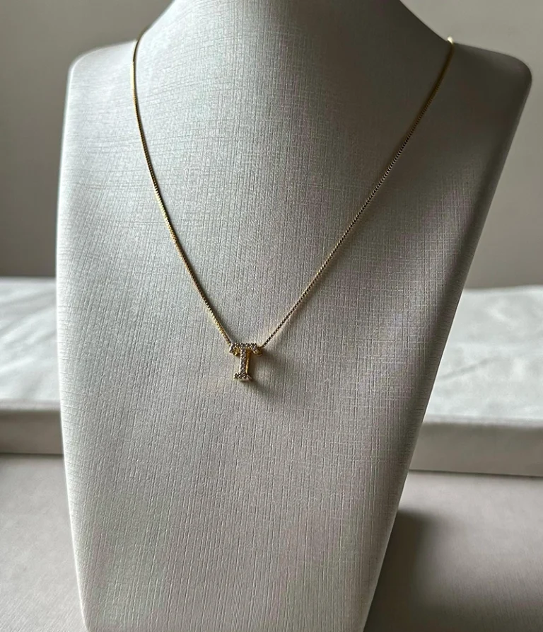 Cordão com Letra em Zircônia - Banho Ouro 18K